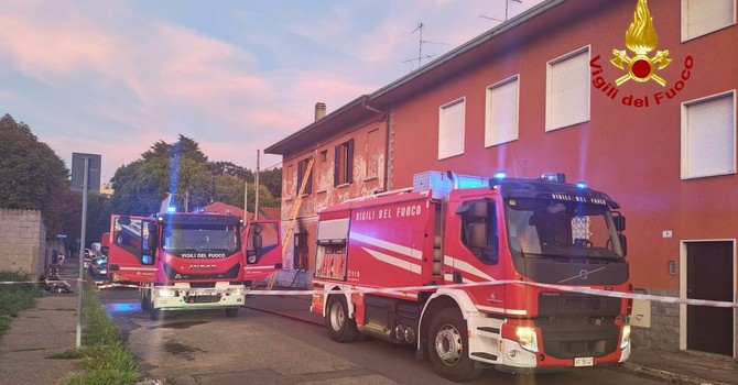 Fiamme a Borsano: incendio in un edificio in via Motta Fiamme a Borsano: incendio in un edificio in via Motta