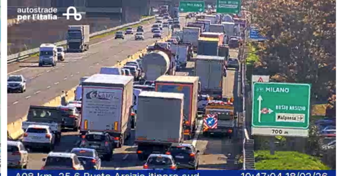 Schianto sull’Autostrada dei Laghi. Tre persone soccorse, code e traffico deviato in uscita a Busto Schianto sull’Autostrada dei Laghi. Tre persone soccorse, code e traffico deviato in uscita a Busto
