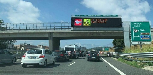 Tragico incidente sulla A32, due morti e un 20enne ferito Tragico incidente sulla A32, due morti e un 20enne ferito