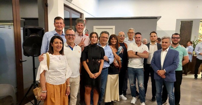 Fare Comune chiude la campagna elettorale a Gorla Maggiore: «La democrazia si pratica, non si predica» Fare Comune chiude la campagna elettorale a Gorla Maggiore: «La democrazia si pratica, non si predica»