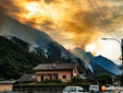 Alcune immagini dell'incendio pubblicata da OssolaNews.it Alcune immagini dell'incendio pubblicata da OssolaNews.it