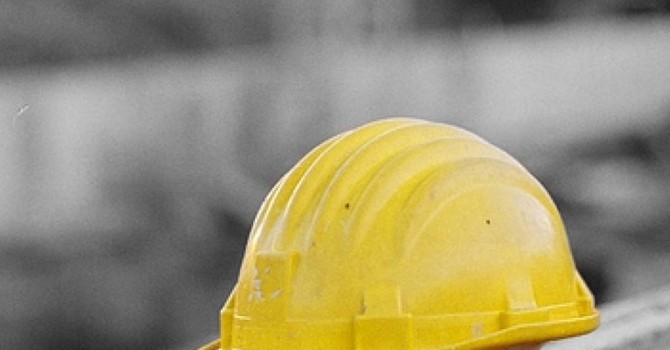 Tragedia sul lavoro, operaio di 48 anni precipita da otto metri e muore Tragedia sul lavoro, operaio di 48 anni precipita da otto metri e muore