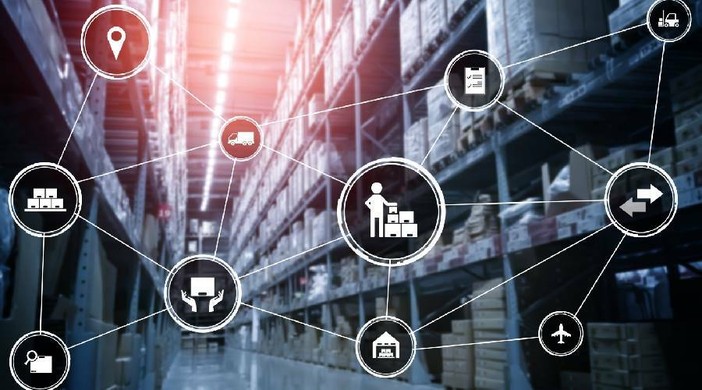 IoT, robotica e AI: applicazioni concrete per il settore logistico nell'industria 4.0 IoT, robotica e AI: applicazioni concrete per il settore logistico nell'industria 4.0