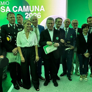 Premio Rosa Camuna a Danilo Guerini Rocco per l’impegno sociale e culturale in Lombardia. «Un faro di altruismo e compassione per la nostra comunità»