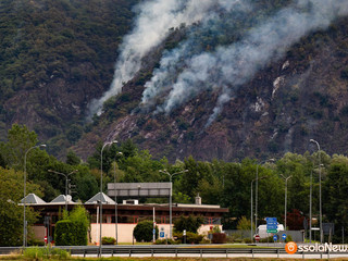 Alcune immagini dell'incendio pubblicata da OssolaNews.it Alcune immagini dell'incendio pubblicata da OssolaNews.it