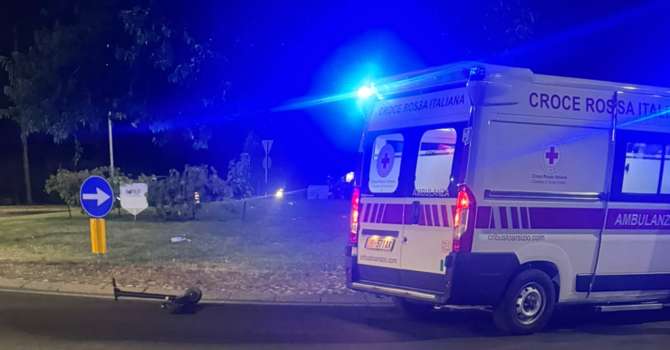 Incidente tra auto e monopattino a Busto. Soccorso un 16enne