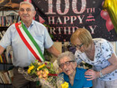 «Con coraggio, tenacia e il sorriso»: Busto festeggia i 100 anni di Maria Antonietta Albè «Con coraggio, tenacia e il sorriso»: Busto festeggia i 100 anni di Maria Antonietta Albè