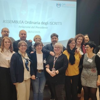 Busto, infermieri in piazza domenica 11 maggio