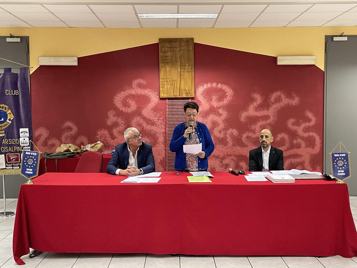 Emozioni e talento al concorso letterario Lions: una serata di parole, coraggio e speranza. Premiati i giovani autori che hanno raccontato la resilienza