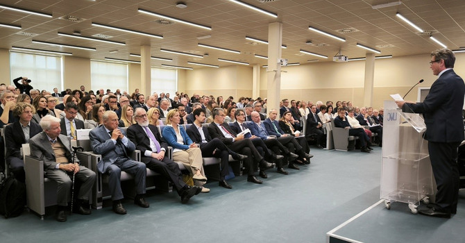 Il presidente Roberto Grassi parla alla platea accorsa per i 35 anni di LIUC Il presidente Roberto Grassi parla alla platea accorsa per i 35 anni di LIUC