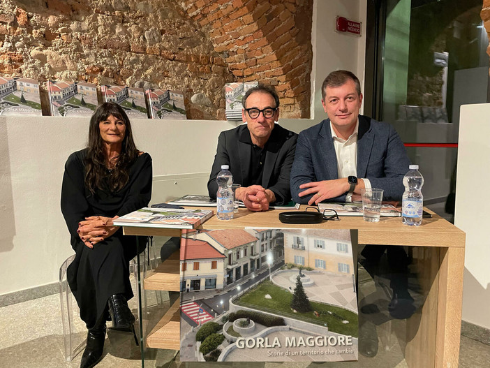 L'assessore Montini con il giornalista Martinoli e il sindaco Zappamiglio L'assessore Montini con il giornalista Martinoli e il sindaco Zappamiglio