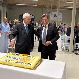 Il presidente del Rotary "La Malpensa" Franco De Bernardi con il presidente della Liuc Roberto Grassi