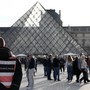 Furto al Louvre, procura Parigi annuncia 5 nuovi arresti