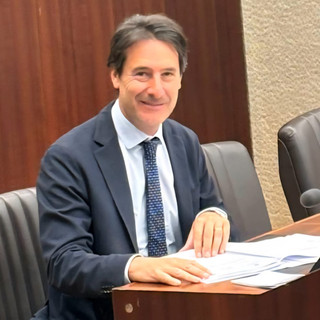 Licata: «Una corsia pedonale protetta tra Lozza e Varese, opera attesa da anni»