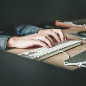 Password uguali per tutti i siti: il rischio invisibile per i risparmi e i dati personali Password uguali per tutti i siti: il rischio invisibile per i risparmi e i dati personali
