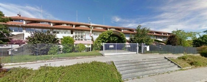 Serata bianca al liceo Tosi: seminari, confronto e condivisione tra studenti