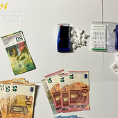 Il materiale sequestrato dalla Guardia di Finanza a Germignaga Il materiale sequestrato dalla Guardia di Finanza a Germignaga