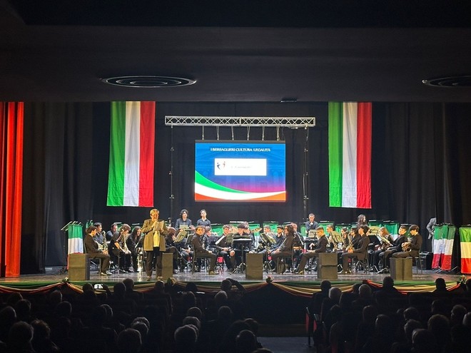 Busto, teatro Sociale: gli studenti del “Carminati” di Lonate Pozzolo portano la legalità in scena Busto, teatro Sociale: gli studenti del “Carminati” di Lonate Pozzolo portano la legalità in scena