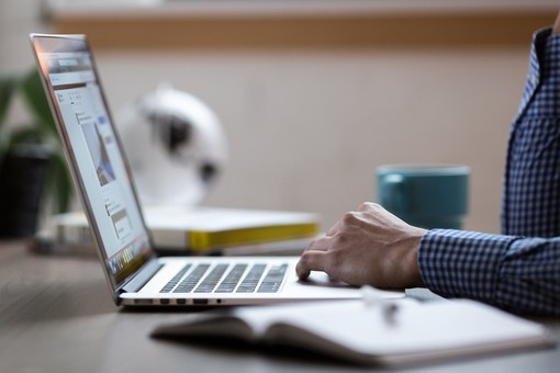 Solbiate Olona, tutto esaurito per il primo corso di informatica per anziani