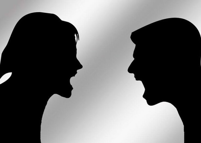 “ne tòti e ne ’mpatoti” - ne corromperti e nemmeno cercare un accordo “ne tòti e ne ’mpatoti” - ne corromperti e nemmeno cercare un accordo