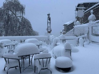Il Borgo che sorveglia Varese nella mattinata di oggi, domenica 15 marzo/2 (foto Livio Lonati/3)