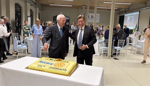 Il presidente del Rotary "La Malpensa" Franco De Bernardi con il presidente della Liuc Roberto Grassi
