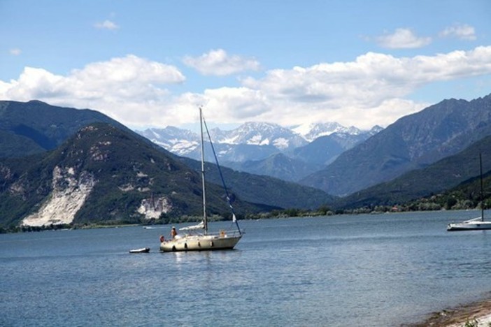 Siccità, sempre più critica la situazione del lago Maggiore. Mancano pochi centimetri al minimo storico del 1976