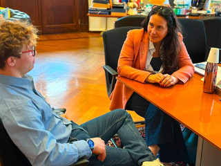 Riccardo Maino e il Ministro per le Disabilità Alessandra Locatelli Riccardo Maino e il Ministro per le Disabilità Alessandra Locatelli