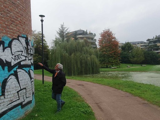 Giochi, fontanelle, verde. Sopralluogo nei parchi di Busto bisognosi di cure