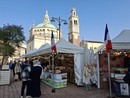 Domenica di bancarelle a Busto con mercatino francese, mercato contadino, ambulanti dell'Insubria e di Forte dei Marmi Domenica di bancarelle a Busto con mercatino francese, mercato contadino, ambulanti dell'Insubria e di Forte dei Marmi