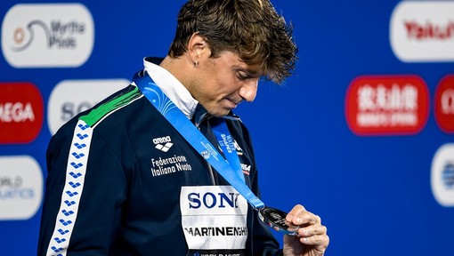 La foto postata su Instagram da mamma Alessandra con il messaggio per il suo Nicolò che guarda l'argento nei 100 rana di ieri (immagine dalla pagina Facebook ufficiale della Federazione Italiana Nuoto - deepbluemediaphoto)
