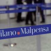 Accusato di spionaggio sui vaccini anti Covid, cittadino cinese arrestato a Malpensa