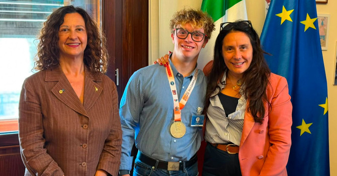 Riccardo Maino con la deputata bustocca della Lega, Manuela Maffioli, e il Ministro per le Disabilità Alessandra Locatelli Riccardo Maino con la deputata bustocca della Lega, Manuela Maffioli, e il Ministro per le Disabilità Alessandra Locatelli