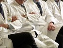 "Briciole al Ssn ed elemosina agli operatori", i 10 motivi dello sciopero dei medici "Briciole al Ssn ed elemosina agli operatori", i 10 motivi dello sciopero dei medici