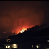Puzza di bruciato anche nel Bustese: «Riconducibile agli incendi a Como e in Piemonte» Puzza di bruciato anche nel Bustese: «Riconducibile agli incendi a Como e in Piemonte»