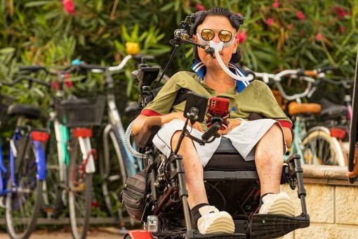 Michele, l'appello che scuote: «Sembra impossibile trovare un badante a Gallarate. Servono forza fisica e cuore»