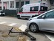 Gallarate, incidente alla rotonda della Moriggia: 37enne in monopattino finisce a terra