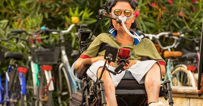 Michele, l'appello che scuote: «Sembra impossibile trovare un badante a Gallarate. Servono forza fisica e cuore»