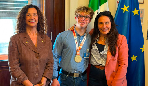 Riccardo Maino con la deputata bustocca della Lega, Manuela Maffioli, e il Ministro per le Disabilità Alessandra Locatelli Riccardo Maino con la deputata bustocca della Lega, Manuela Maffioli, e il Ministro per le Disabilità Alessandra Locatelli