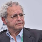 Mentana annuncia l'addio al Tg La7: «Lascio il 23 dicembre» Mentana annuncia l'addio al Tg La7: «Lascio il 23 dicembre»