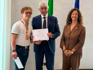 Riccardo Maino con Ministro Abodi e la deputata della Lega Maffioli Riccardo Maino con Ministro Abodi e la deputata della Lega Maffioli