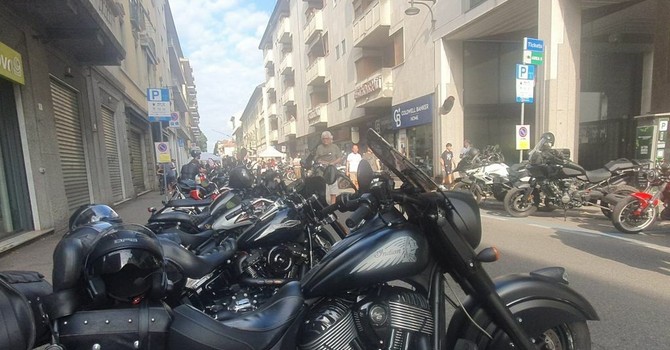 Il rombo delle due ruote si unisce alle chitarre. A Busto torna il Motoaperitivo