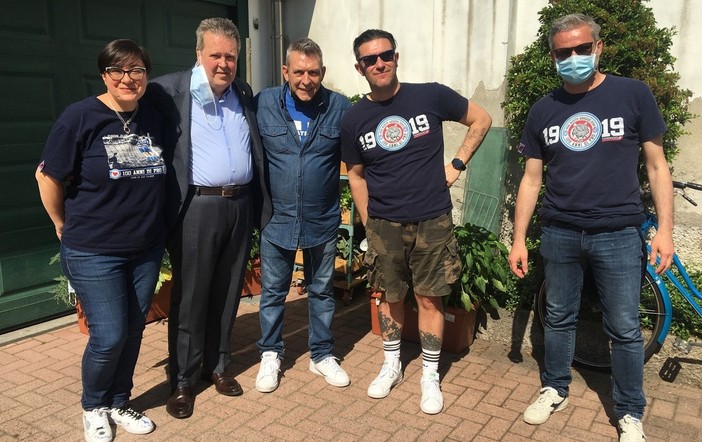 Marco Grecchi (secondo da sinistra) tra Pamela Carezzato e Lele Magni, presenti anche Lorenzo Pisani e Luca Calloni alla giornata finale di "100 anni di Pro”