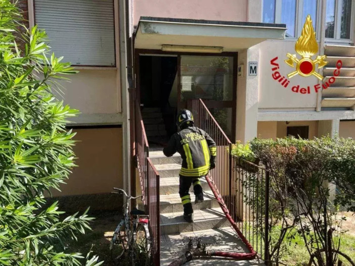 Milano, anziana muore nell'incendio dell'appartamento Milano, anziana muore nell'incendio dell'appartamento