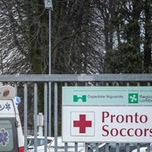 Neonato abbandonato ora in terapia intensiva, era in lieve ipotermia Neonato abbandonato ora in terapia intensiva, era in lieve ipotermia