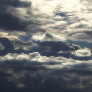 Ultimo giorno di nuvole e pioggia, poi arriva il sole