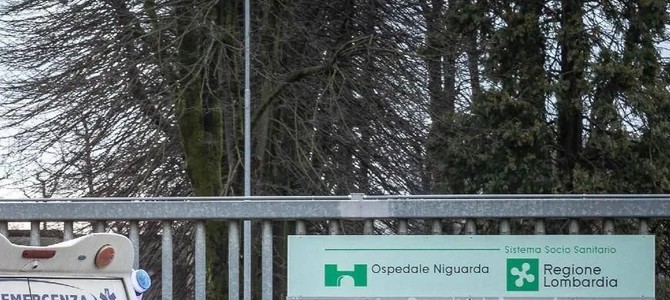 Neonato abbandonato ora in terapia intensiva, era in lieve ipotermia