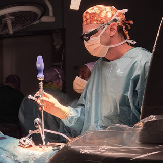 Neurochirurgia d’avanguardia a Legnano: prime artrodesi lombari con realtà aumentata