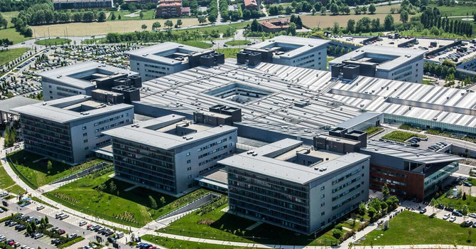 L'ospedale Papa Giovanni XXIII di Bergamo L'ospedale Papa Giovanni XXIII di Bergamo