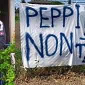 Il grido della Curva per il custode dello “Speroni”. E Peppino: «Grazie ragazzi, sono 33 anni che apro e chiudo questo cancello»
